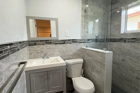 1134 NW 6th Ave # 2, Fort Lauderdale FL 33311