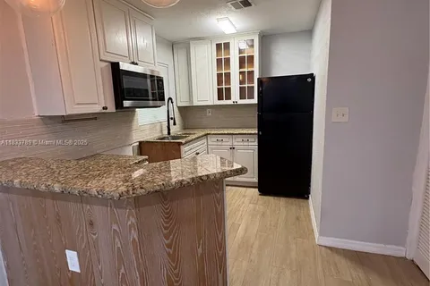 1134 NW 6th Ave # 2, Fort Lauderdale FL 33311