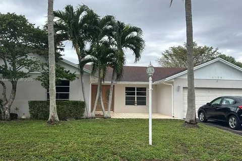 9724 SW 114th Ct # 1, Miami FL 33176