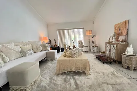 9724 SW 114th Ct # 1, Miami FL 33176