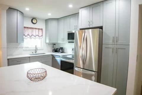 22785 SW 66th Ave # 202, Boca Raton FL 33428