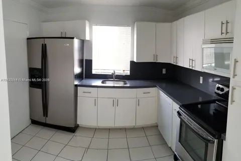 2025 NE 164th St # 516, North Miami Beach FL 33162