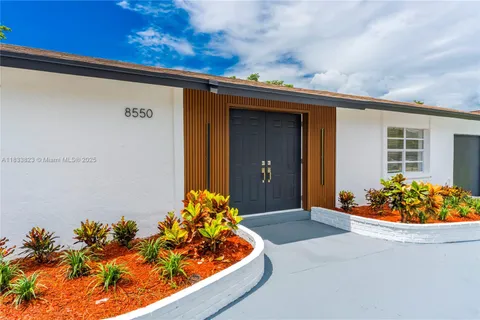 8550 NW 45th Ct, Lauderhill FL 33351
