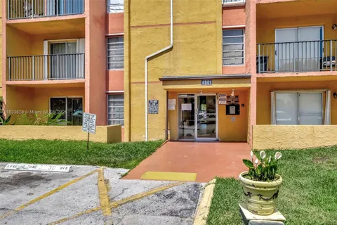 4801 NW 7th St # 16, Miami FL 33126
