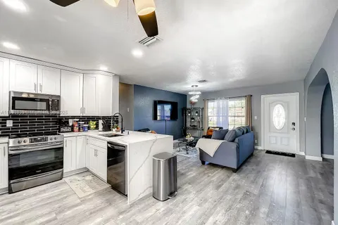 1660 SW 47th Ave, Fort Lauderdale FL 33317