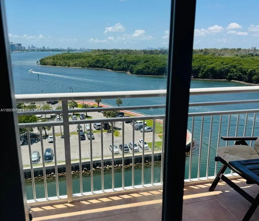 400 Kings Point Dr # 910, Sunny Isles Beach FL 33160