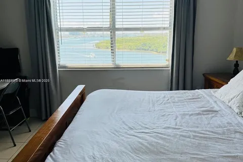400 Kings Point Dr # 910, Sunny Isles Beach FL 33160