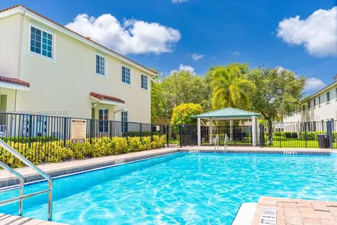 21007 NW 14 PL # 351, Miami Gardens FL 33169