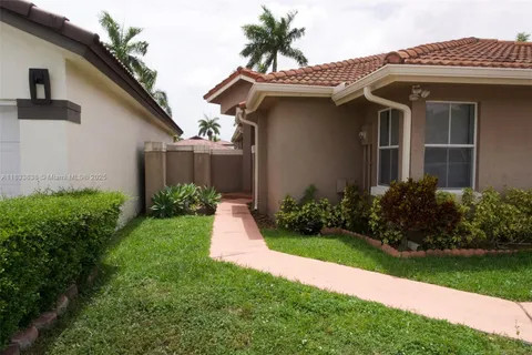 921 NW 132nd Ave W, Miami FL 33182