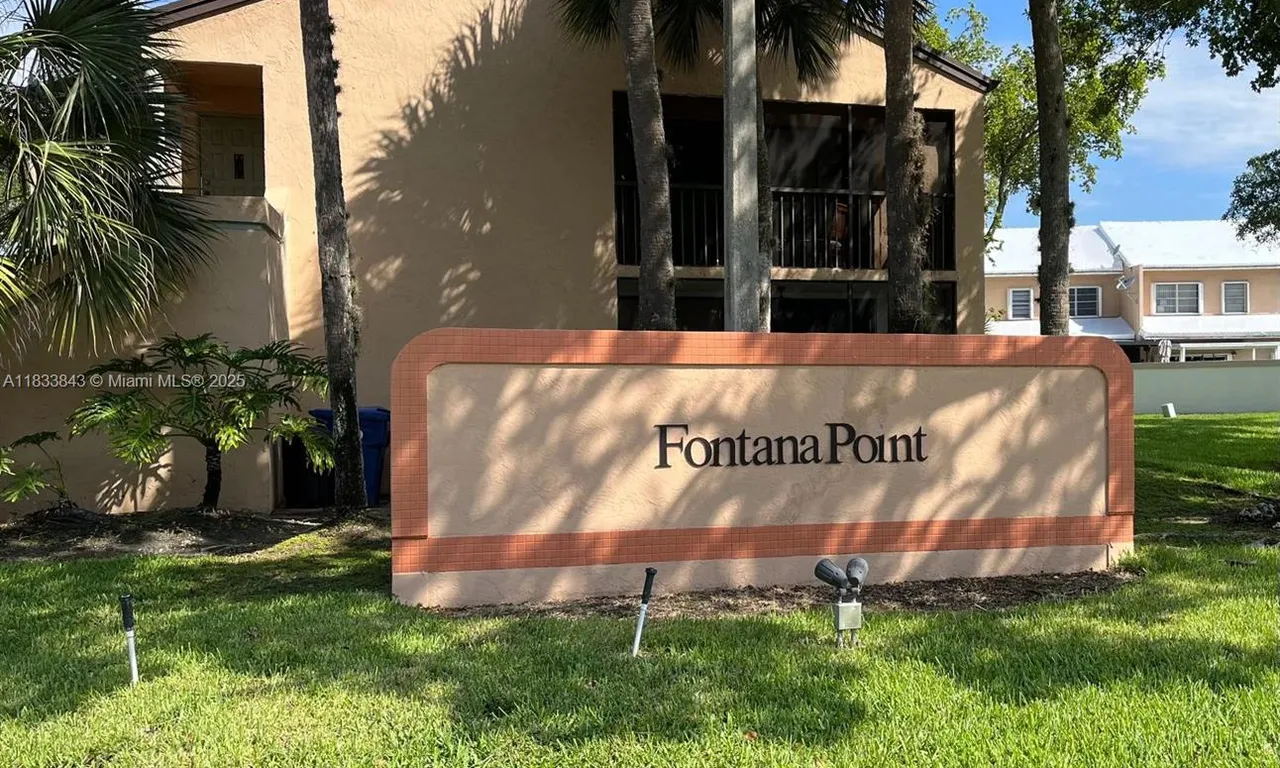 8211 NW 191st St, Hialeah FL 33015