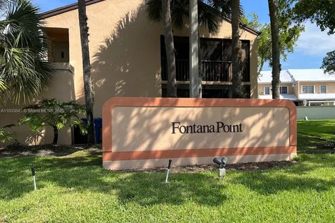 8211 NW 191st St, Hialeah FL 33015