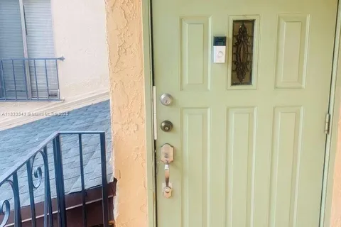 8211 NW 191st St, Hialeah FL 33015