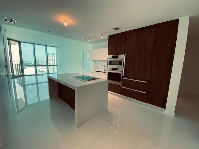 851 NE 1st Ave # 1808, Miami FL 33132