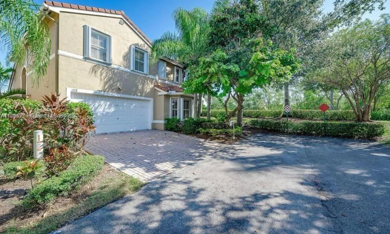 1125 Butternut Ln, Hollywood FL 33019