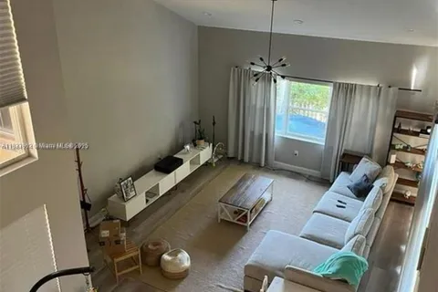 1125 Butternut Ln, Hollywood FL 33019