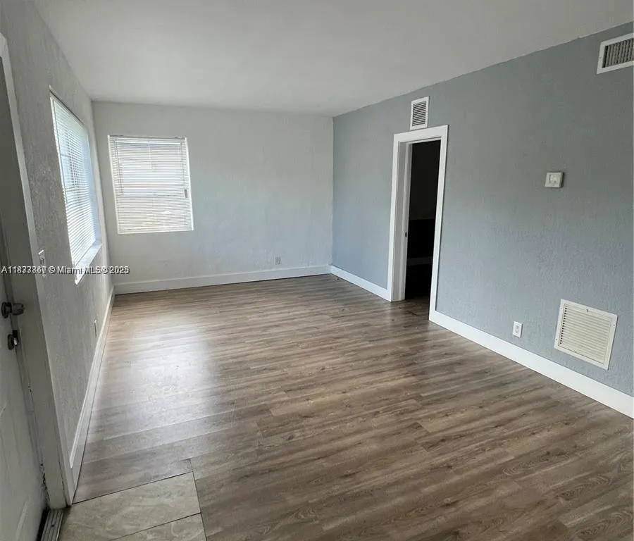 850 81st St # 4, Miami Beach FL 33141