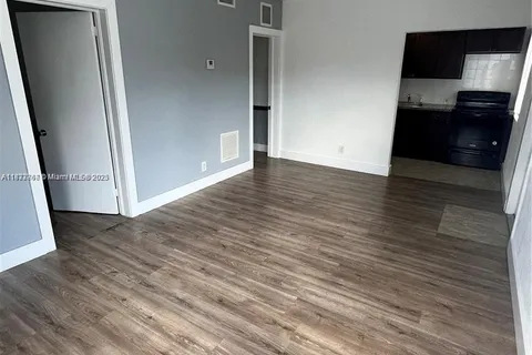 850 81st St # 4, Miami Beach FL 33141