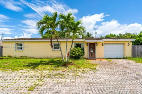 2727 Hypoluxo Rd, Boynton Beach FL 33462