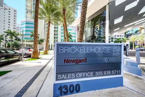1300 Brickell Bay Dr # 809, Miami FL 33131