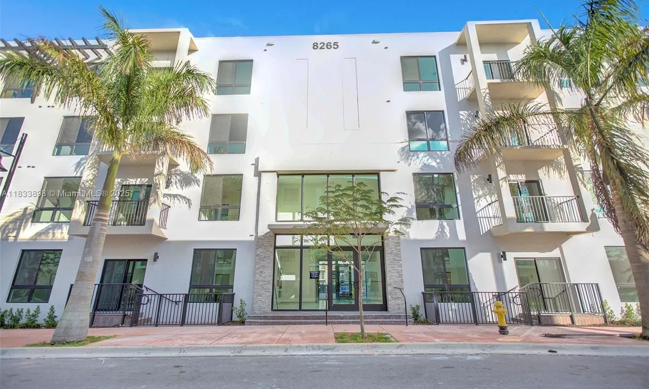 8265 NW 41st St # 406, Doral FL 33166