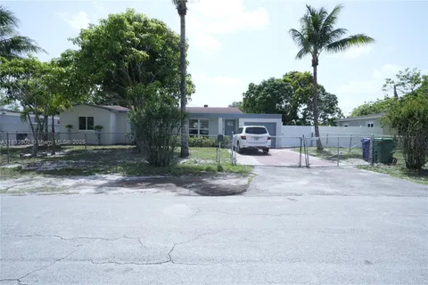 14530 NW 11th Ct, Miami FL 33168