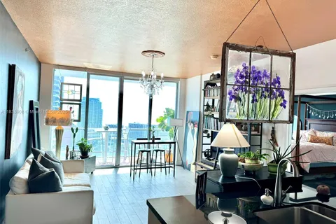79 SW 12th St # 3904S, Miami FL 33130
