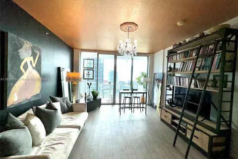 79 SW 12th St # 3904S, Miami FL 33130