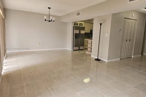 9199 Fontainebleau Blvd # 6, Miami FL 33172