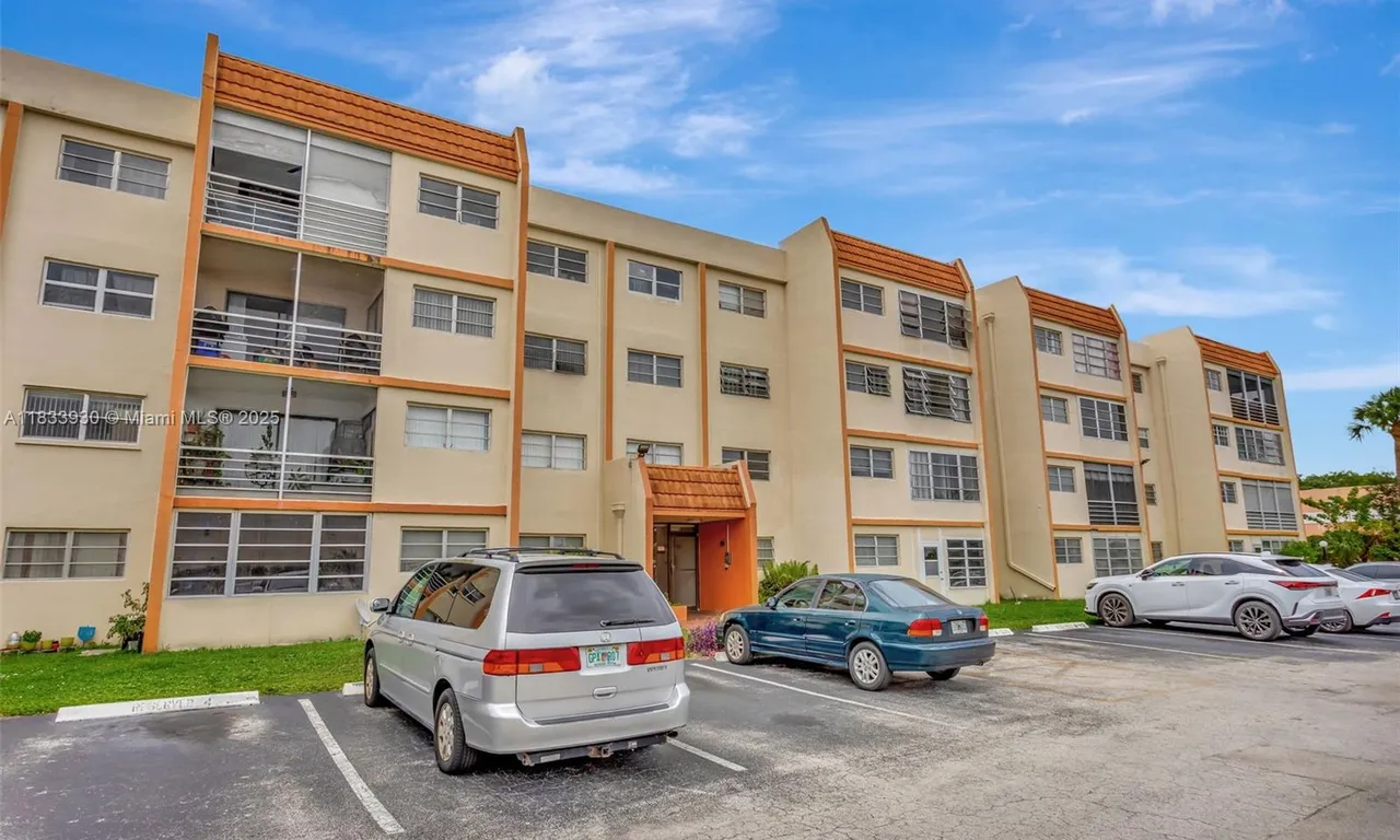 2401 NW 41st Ave # 108, Lauderhill FL 33313