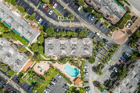 665 NW 85 PL # 212, Miami FL 33126