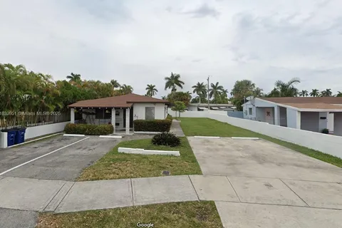 809 NE 2nd St # 2, Hallandale Beach FL 33009