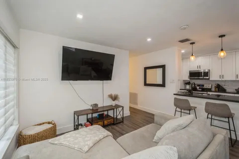 1530 N 69th Way, Hollywood FL 33024