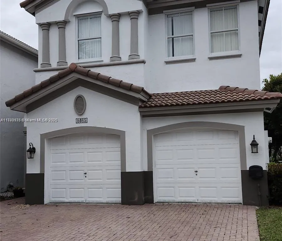 8465 NW 108th Path, Doral FL 33178