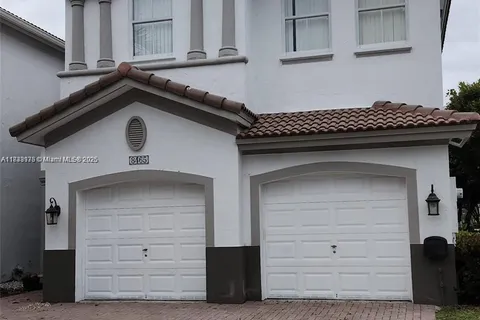 8465 NW 108th Path, Doral FL 33178