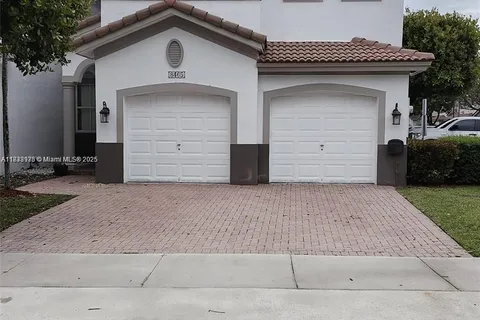 8465 NW 108th Path, Doral FL 33178
