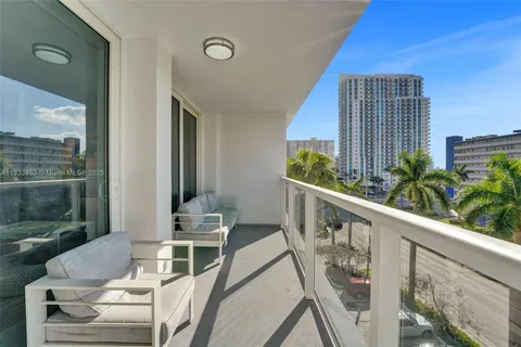 1880 S Ocean Dr # 503, Hallandale Beach FL 33009