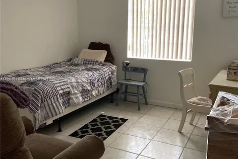 4802 Washington St # 14, Hollywood FL 33021