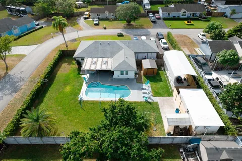 14811 SW 153rd Ter, Miami FL 33187