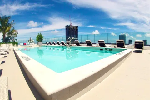 45 SW 9th St # 2308, Miami FL 33130