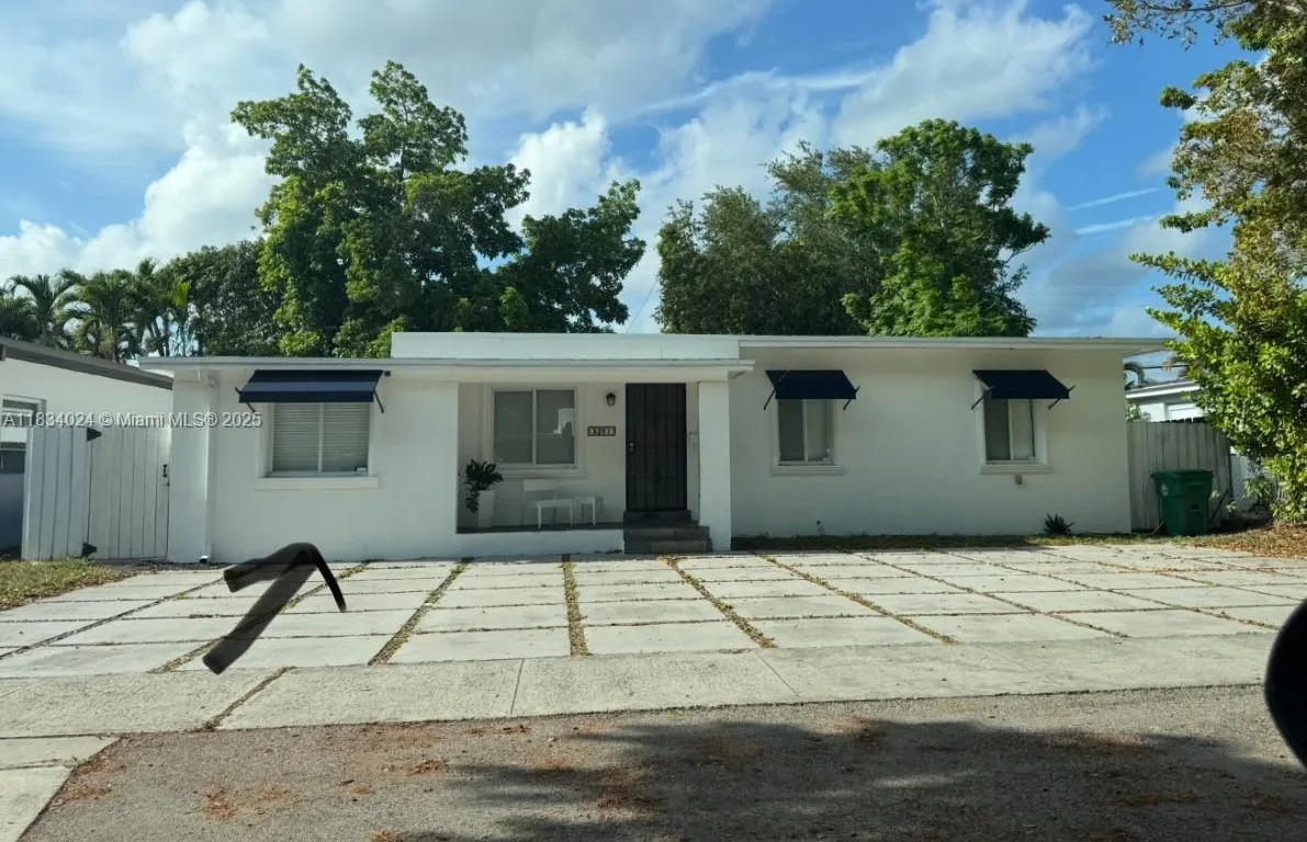 5261 SW 4th St # 5261, Miami FL 33134