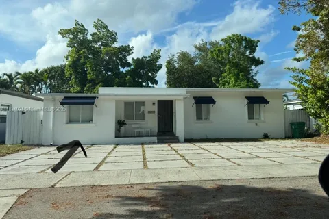 5261 SW 4th St # 5261, Miami FL 33134