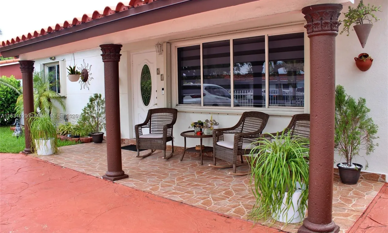 218 E 9th Ct, Hialeah FL 33010