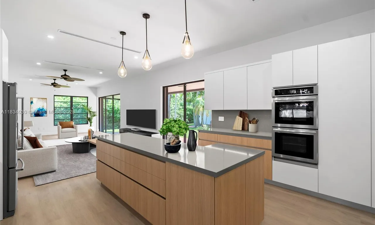 101 Island Dr, Key Biscayne FL 33149