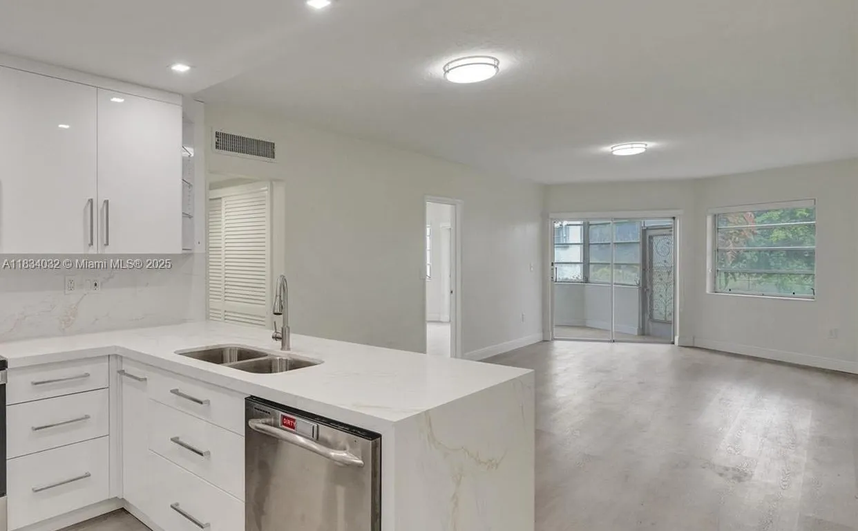 18720 NE 18th Ave # 116, Miami FL 33179