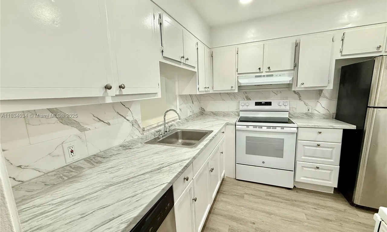 11925 NE 2nd Ave # B207, North Miami FL 33161