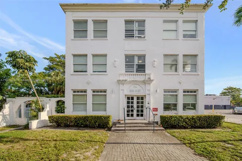 924 Marseille Dr # 21, Miami Beach FL 33141