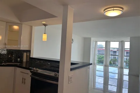 2001 Atlantic Shores Blvd # 516, Hallandale Beach FL 33009