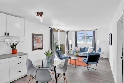 1990 Marseille Dr # 507, Miami Beach FL 33141