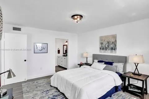 1990 Marseille Dr # 507, Miami Beach FL 33141