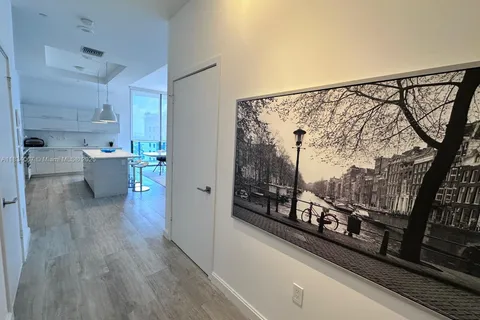 45 SW 9th St # 4508, Miami FL 33130